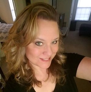 Meet your Posher, Candice